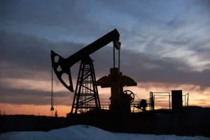 Russian Oil Revenue Falls to 2-Year Low on Price Dip